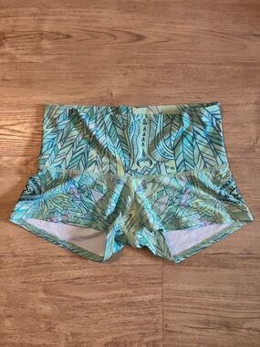 Teeki Yoga Sun Shorts in Envisions Print | High Waisted Boho Swim Boy Short - S